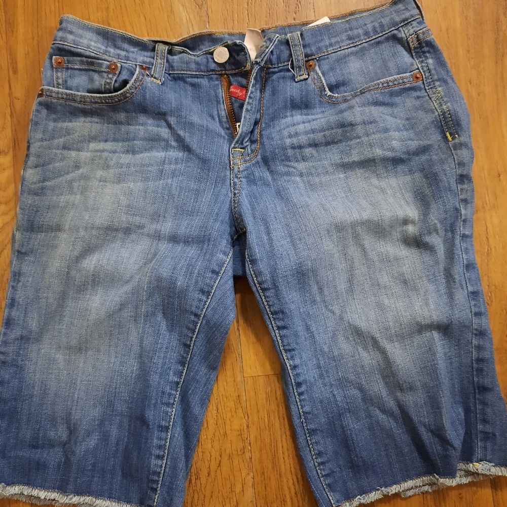 Lucky brand Bermuda shorts sz 4/27